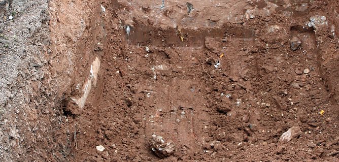 Verlegung von Wasserrohren (Foto: Karl-Heinz Herrmann)