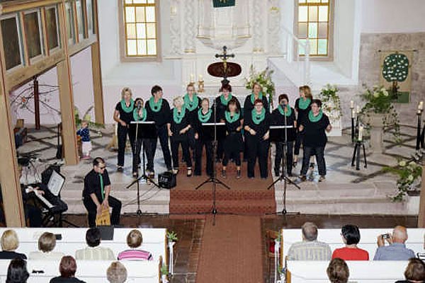 Konzert mit GospelThur in Badra (Foto: Evanglischer Kirchenkreis)