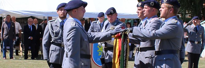 Traumhaftes Sommerwetter bei Vereidigung (Foto: Karl-Heinz Herrmann)