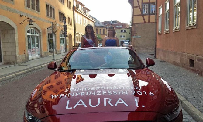 Wetter, Wein und Weinprinzessin (Foto: Heidrun Schink&ouml;th-Heise )
