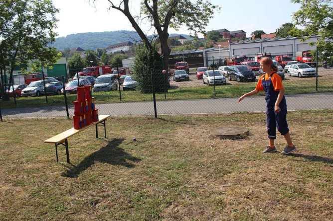 Abgebranntes Haus und viele Spiele (Foto: Karl-Heinz Herrmann)