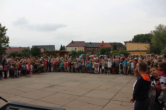 Feierliche &Uuml;bergabe Grundschule (Foto: Karl-Heinz Herrmann)
