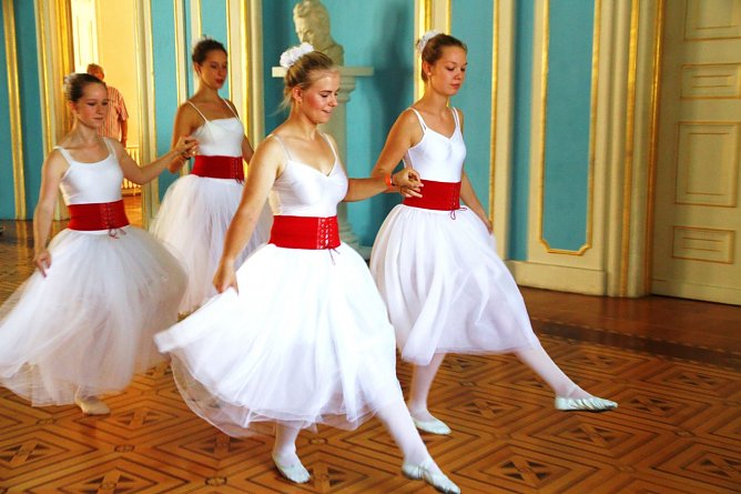 Tanz zur 6. Nordhäuser Museumsnacht. (Foto: Günter Herting) Tanz zur 6. Nordhäuser Museumsnacht. (Foto: Günter Herting)