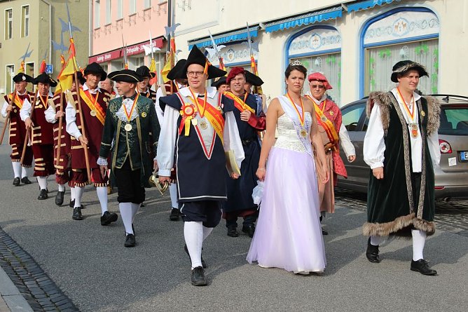 Hausmänner verkünden wieder Eröffnung des Bauernmarkts (Foto: Karl-Heinz Herrmann) Hausmänner verkünden wieder Eröffnung des Bauernmarkts (Foto: Karl-Heinz Herrmann)