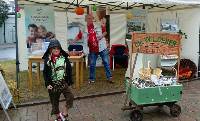 Auslosung des Therme-Gewinnspiels zum Frankenhisser Bauernmarkt (Foto: Karl-Heinz Herrmann) Auslosung des Therme-Gewinnspiels zum Frankenhisser Bauernmarkt (Foto: Karl-Heinz Herrmann)