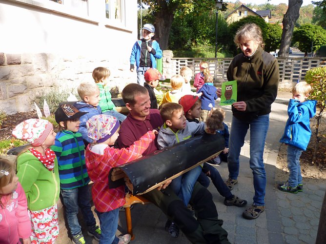 Möbel für Tiere in den Nationalen Naturlandschaften (Foto: Kindervilla Bad Frankenhausen) Möbel für Tiere in den Nationalen Naturlandschaften (Foto: Kindervilla Bad Frankenhausen)