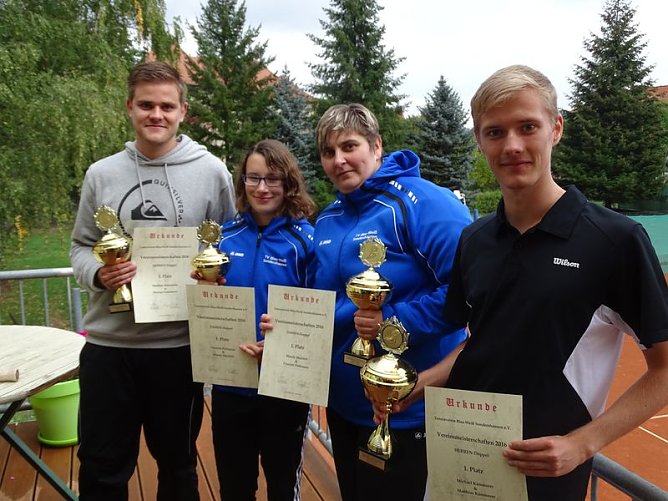 Doppelmeisterschaften im Tennis (Foto: Marcel Fromm) Doppelmeisterschaften im Tennis (Foto: Marcel Fromm)