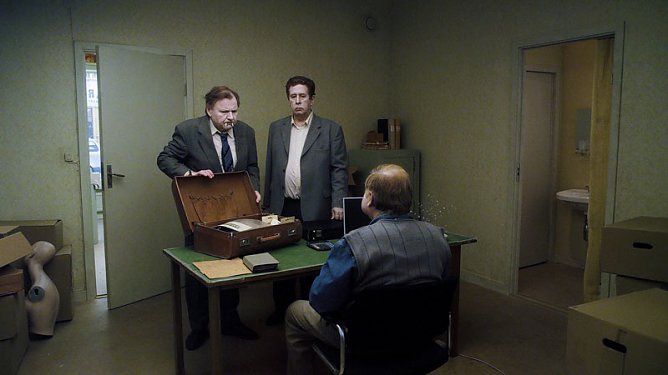 Eine Taube sitzt auf einem Zweig... (Foto: Neue Visionen)