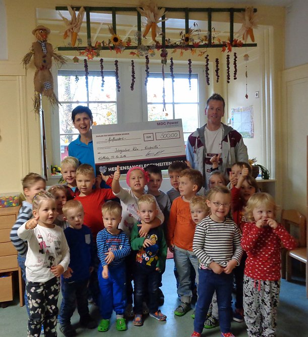 Mit Sonderschicht Freude schenken (Foto: Kindervilla Bad Frankenhausen) Mit Sonderschicht Freude schenken (Foto: Kindervilla Bad Frankenhausen)