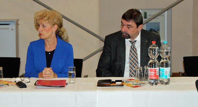 Zur Stadtumbaubereisung in Sondershausen (Foto: Karl-Heinz Herrmann) Zur Stadtumbaubereisung in Sondershausen (Foto: Karl-Heinz Herrmann)