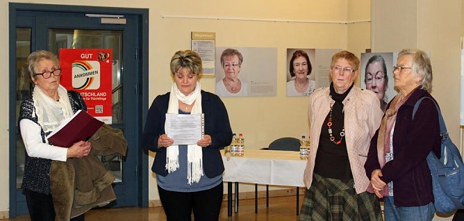 Frauen fordern ihr Recht ein und klagen an (Foto: Karl-Heinz Herrmann)