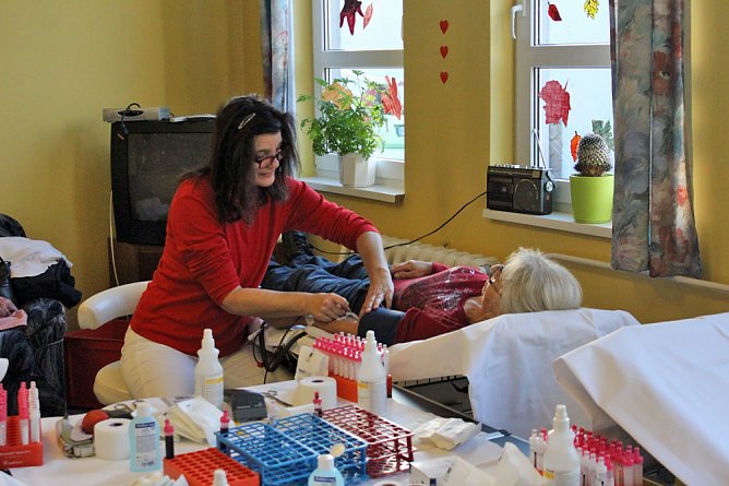 Blutspende in der "Arche Noah" (Foto: Karl-Heinz Herrmann) Blutspende in der "Arche Noah" (Foto: Karl-Heinz Herrmann)