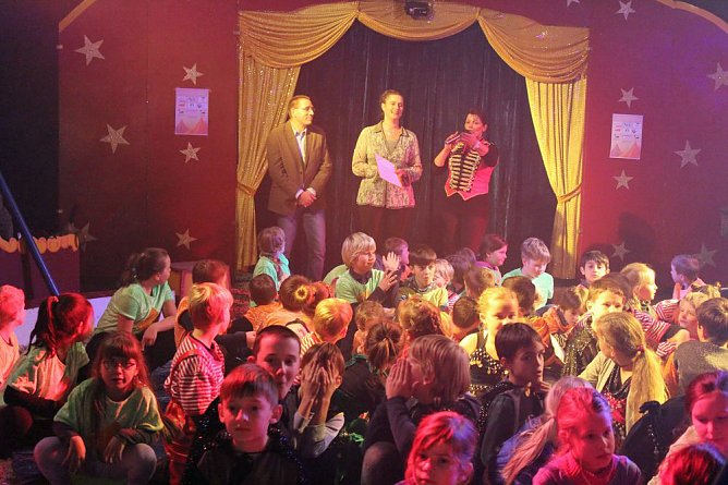 Sehr sehenswertes Zirkusprojekt (Foto: Karl-Heinz Herrmann)