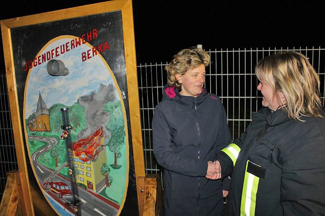 Spende f&uuml;r die Jugendfeuerwehr Berka (Foto: Karl-Heinz Herrmann)