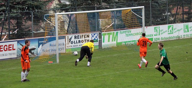 Schwache Abwehrleistungen (Foto: Karl-Heinz Herrmann)