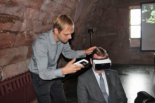 Geld für Ausstellung am Kyffhäuser (Foto: Karl-Heinz Herrmann) Geld für Ausstellung am Kyffhäuser (Foto: Karl-Heinz Herrmann)