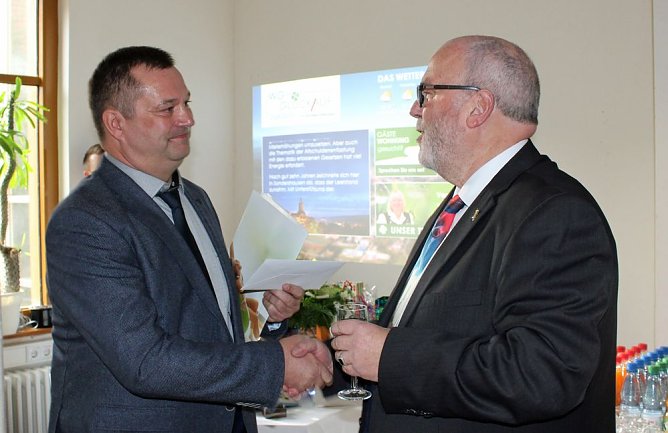 Ein Kapit&auml;n verl&auml;sst das Schiff (Foto: Karl-Heinz Herrmann)