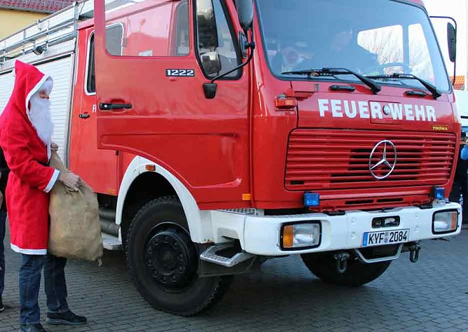 Der Nikolaus kam nach Jecha (Foto: Karl-Heinz Herrmann) Der Nikolaus kam nach Jecha (Foto: Karl-Heinz Herrmann)