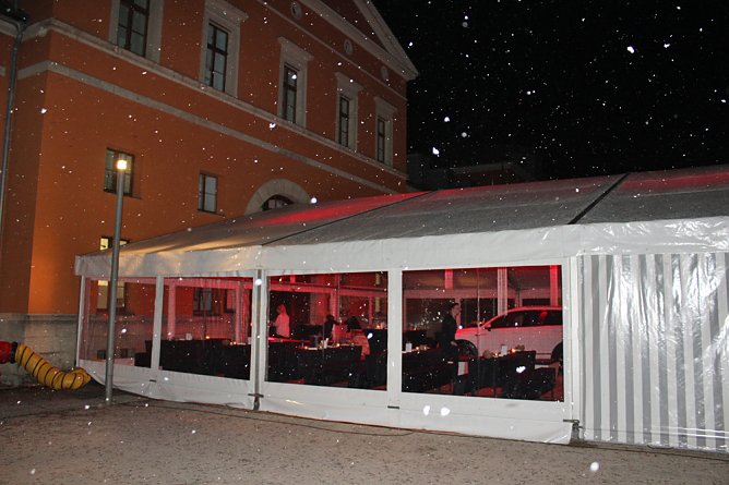 Sehr gut besuchte Party wurde zum Erfolg (Foto: Karl-Heinz Herrmann) Sehr gut besuchte Party wurde zum Erfolg (Foto: Karl-Heinz Herrmann)