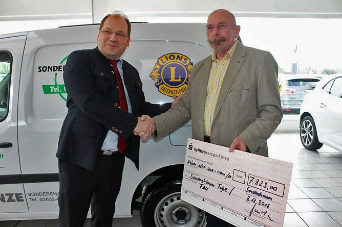 Hilfe für Hilfe (Foto: Karl-Heinz Herrmann) Hilfe für Hilfe (Foto: Karl-Heinz Herrmann)