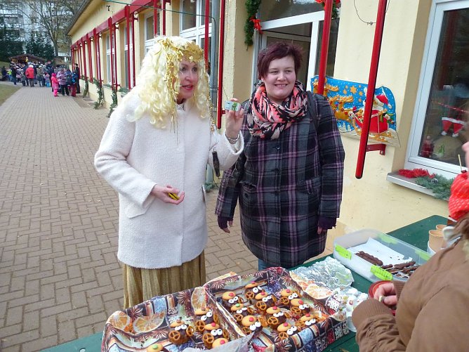 Weihnachtsmarkt in der "Anne Frank" (Foto: J&uuml;rgen Kieper)