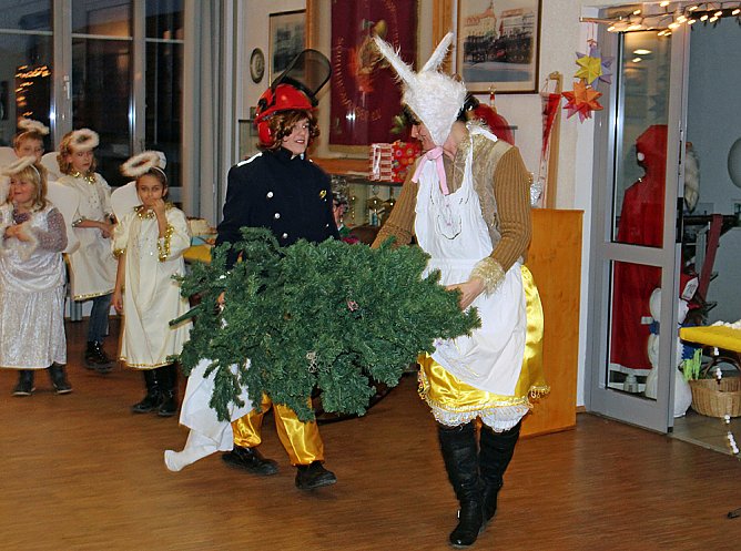 Hase Hops im Weihnachtsstress (Foto: Karl-Heinz Herrmann)