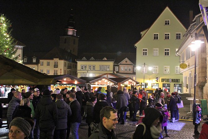 Weihnachtsmarkt schließt seine Pforten (Foto: Karl-Heinz Herrmann) Weihnachtsmarkt schließt seine Pforten (Foto: Karl-Heinz Herrmann)