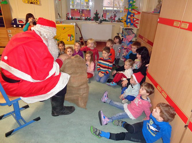 Hörst du es auch? (Foto: Kindervilla Bad Frankenhausen) Hörst du es auch? (Foto: Kindervilla Bad Frankenhausen)