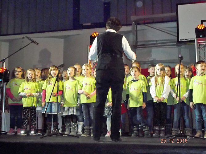 Weihnachtspremiere der Kurstadt-Grundschule (Foto: J. Springsguth)