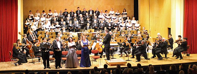 Stimmungsvoller Jahresausklang (Foto: Karl-Heinz Herrmann) Stimmungsvoller Jahresausklang (Foto: Karl-Heinz Herrmann)