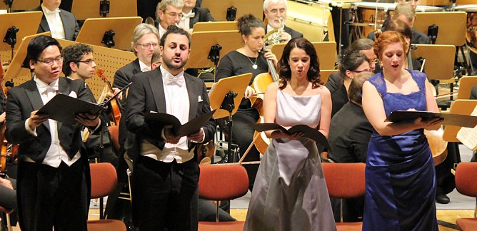 Stimmungsvoller Jahresausklang (Foto: Karl-Heinz Herrmann) Stimmungsvoller Jahresausklang (Foto: Karl-Heinz Herrmann)