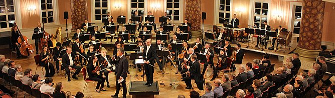 Beschwingt ins neue Jahr (Foto: Karl-Heinz Herrmann) Beschwingt ins neue Jahr (Foto: Karl-Heinz Herrmann)