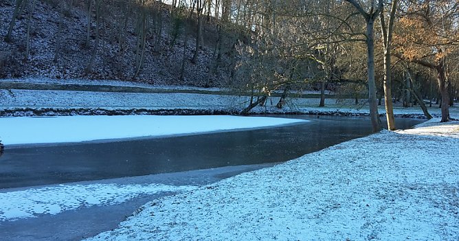 Kein Eislaufen in Sondershausen (Foto: Karl-Heinz Herrmann) Kein Eislaufen in Sondershausen (Foto: Karl-Heinz Herrmann)