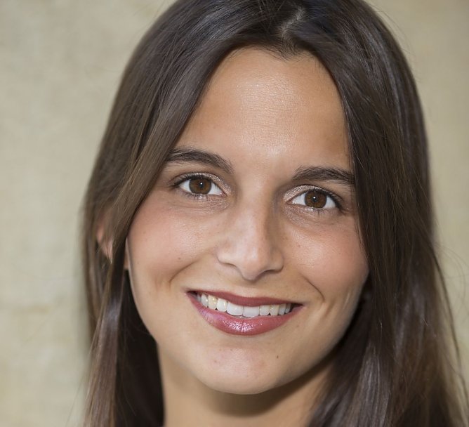 Leonor Amaral tritt im Kunstsalon Salome mit den Ophelia-Liedern von Strauss auf (Foto: Tilmann Graner)