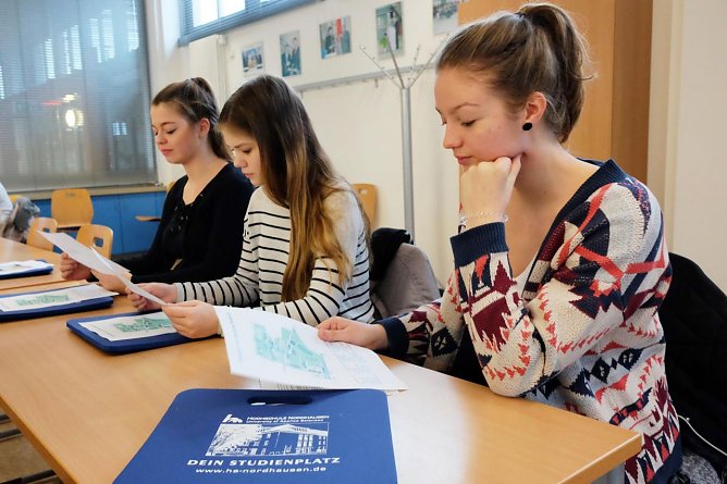 "Hereinstudiert" - Hochschule lud Schülerinnen und Schüler ein (Foto: Tina Bergknapp) "Hereinstudiert" - Hochschule lud Schülerinnen und Schüler ein (Foto: Tina Bergknapp)