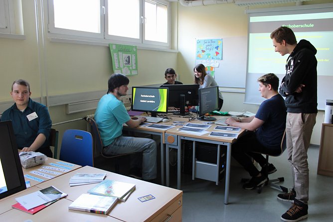 Viel Technik im SBZ (Foto: Karl-Heinz Herrmann) Viel Technik im SBZ (Foto: Karl-Heinz Herrmann)