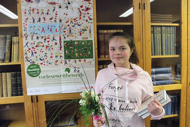 Vorlesewettbewerb im Kreis gewonnen (Foto: Karl-Heinz Herrmann) Vorlesewettbewerb im Kreis gewonnen (Foto: Karl-Heinz Herrmann)