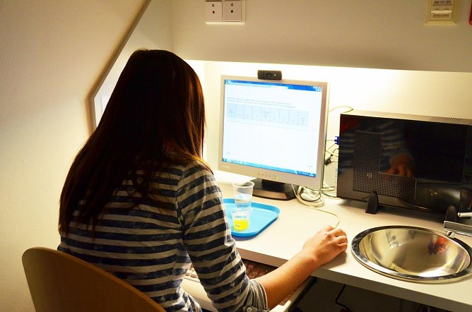 Produktverkostung im Sensoriklabor an der Hochschule Nordhausen (Foto: Tina Bergknapp)