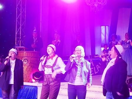 Seit 65 Jahren in Narrenhand, unser Blau-Weißes Bebraland (Foto: Silke Erdmann-Gretsch) Seit 65 Jahren in Narrenhand, unser Blau-Weißes Bebraland (Foto: Silke Erdmann-Gretsch)