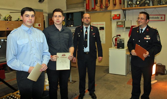 FFW Stockhausen hat gewählt (Foto: Karl-Heinz Herrmann) FFW Stockhausen hat gewählt (Foto: Karl-Heinz Herrmann)