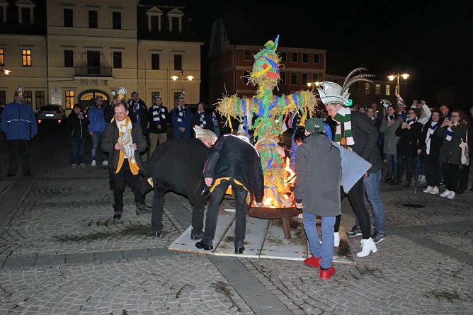 Nubbel den Flammen &uuml;bergeben (Foto: Karl-Heinz Herrmann)