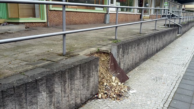 Gefahrenstelle vor den Flachl&auml;den (Foto: Karl-Heinz Herrmann)
