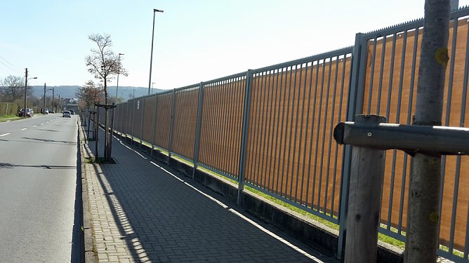 Sichtschutz realisiert (Foto: Karl-Heinz Herrmann) Sichtschutz realisiert (Foto: Karl-Heinz Herrmann)