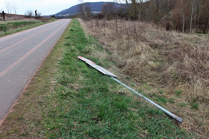 Vandalismus, Murks oder Sturm? (Foto: Karl-Heinz Herrmann) Vandalismus, Murks oder Sturm? (Foto: Karl-Heinz Herrmann)