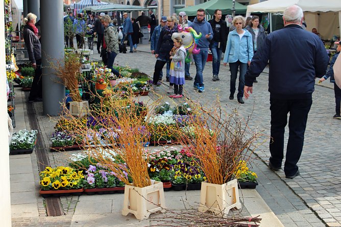 Ostermarkt 2017 war gut besucht (Foto: Karl-Heinz Herrmann) Ostermarkt 2017 war gut besucht (Foto: Karl-Heinz Herrmann)