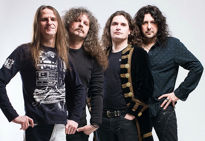 Four Roses in Sondershausen (Foto: Four-Roses-©-Andreas-MatthesKOC ) Four Roses in Sondershausen (Foto: Four-Roses-©-Andreas-MatthesKOC )