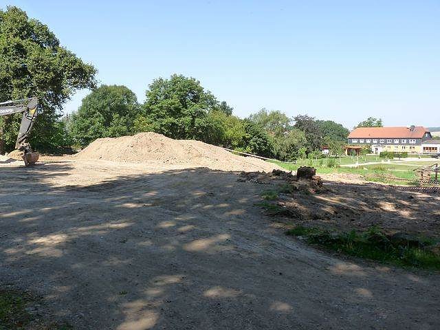 Schuttkegel im Schlosspark (Foto: Karl-Heinz Herrmann)