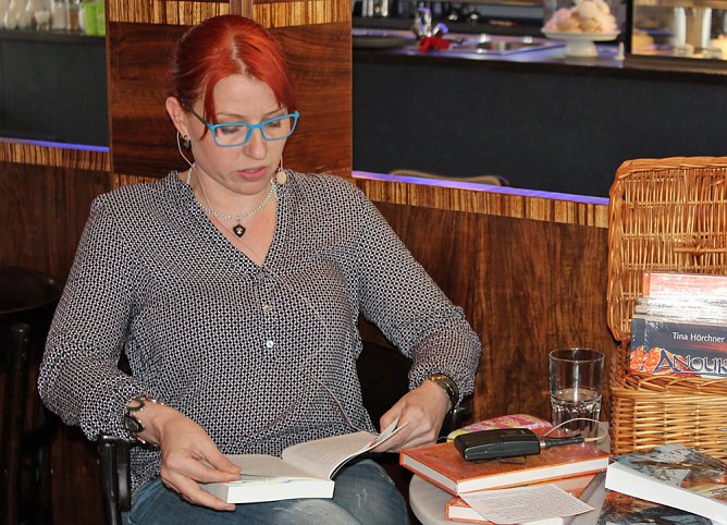 Tina H&ouml;rchner las zum Welttag des Buches (Foto: Karl-Heinz Herrmann)