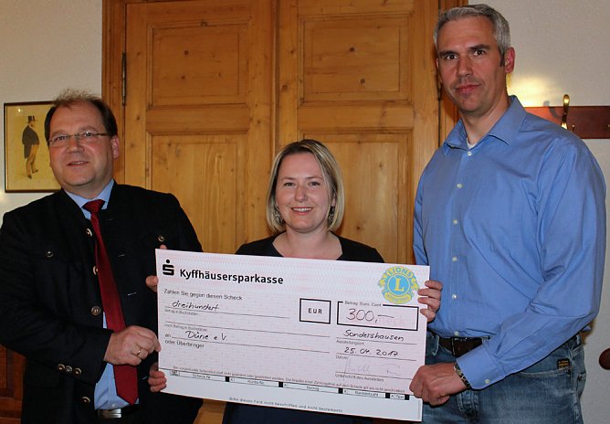 Lions spendeten an Vereine (Foto: Karl-Heinz Herrmann) Lions spendeten an Vereine (Foto: Karl-Heinz Herrmann)