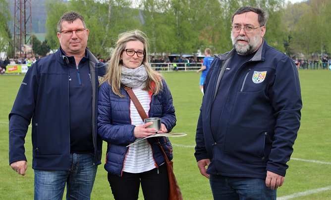 Verdiente Sportler geehrt (Foto: Karl-Heinz Herrmann) Verdiente Sportler geehrt (Foto: Karl-Heinz Herrmann)